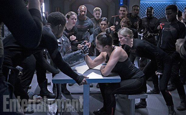 EW Bobbie Draper 17390800-arm-wrestle-00007