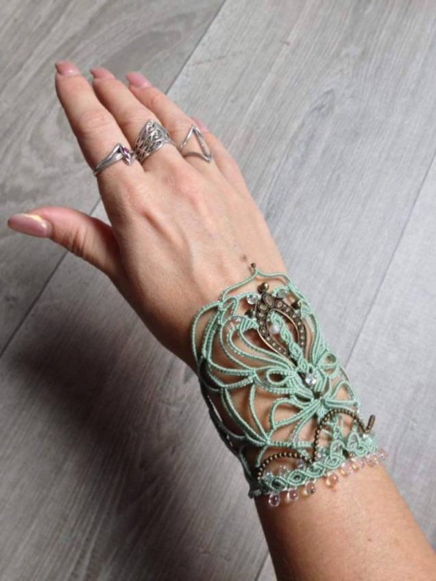 Etsy AmeEtTiss Macrame Fillory Cuff