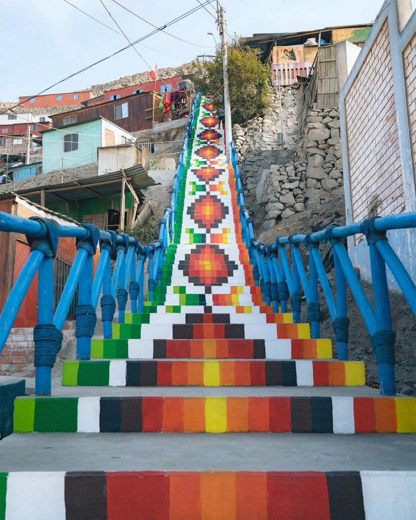 Colossal Jeremy Flores Xomatoc Diamond-Pattern Staircase
