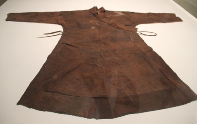 Flickr Gary Todd Xiongnu Leather Robe Han Edited